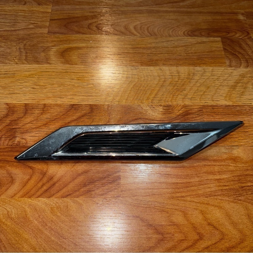 DRIVER 2011-2014 Cadillac CTS Front Fender Chrome Vent Louver Trim Emblem LEFT